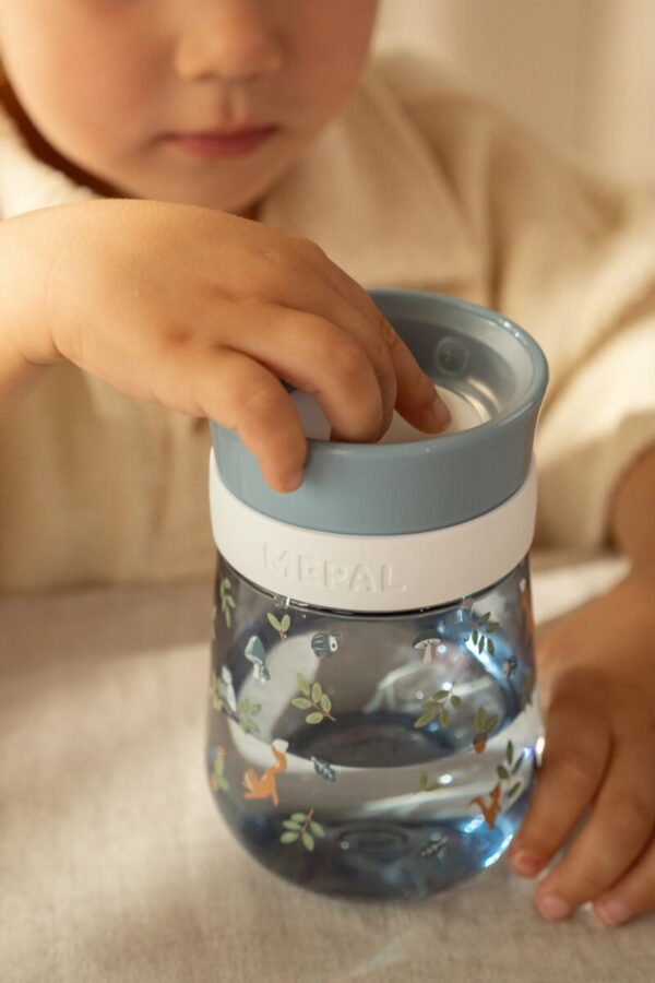 Little Dutch puodelis „Trainer“ 360° Forest Friends, 300 ml - Image 2