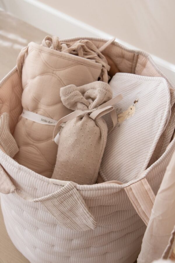 Little Dutch rankšluostis su gobtuvu „Baby Bunny“ 75 × 75 cm - Image 8