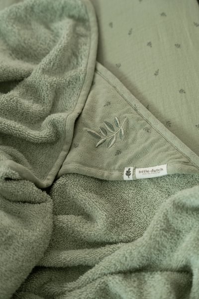 Little Dutch rankšluostis su gobtuvu „Pure Sage“ 100 × 100 cm - Image 5